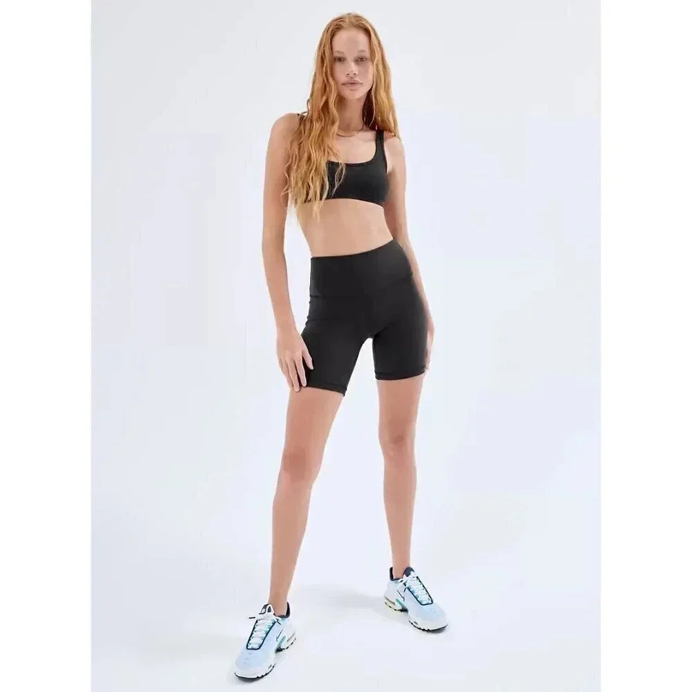 Aritzia  Tna Life Atmosphere Hi-rise 7" Short